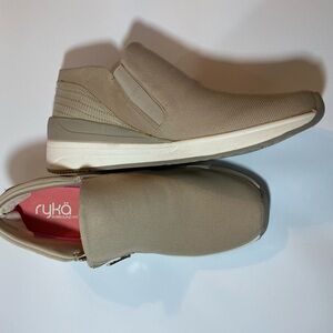 New Ryka Women's Ankle Booties